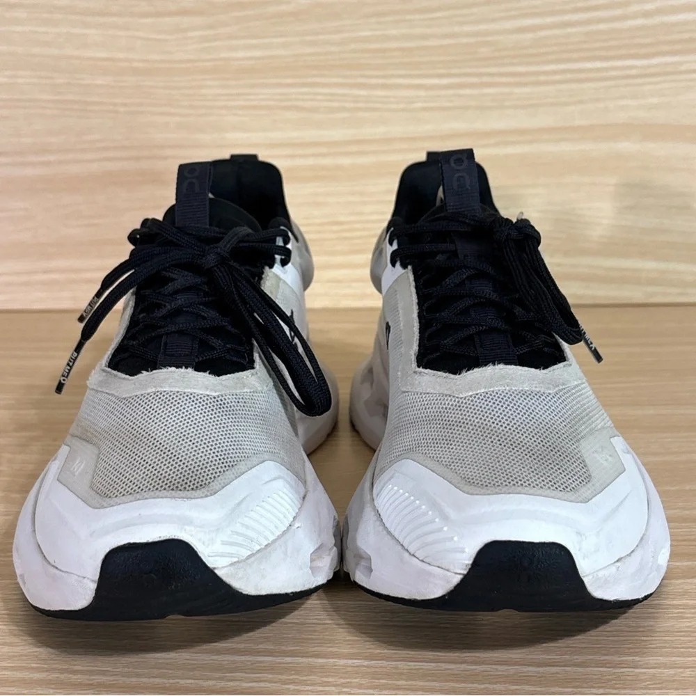 On Running Cloudnova X White Black Training Sneakers Women’s 7.5